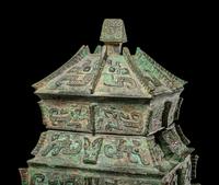 An Archaistic Bronze Wine Jar and Cover, Fanglei
