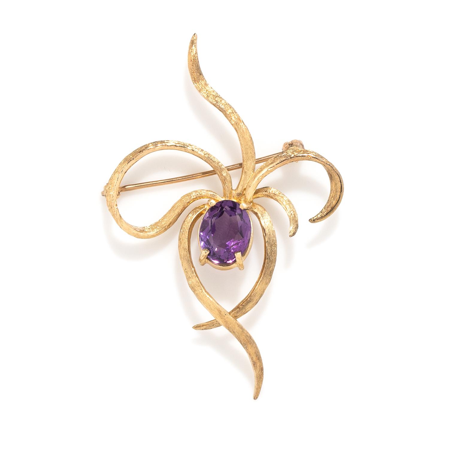 AMETHYST AND YELLOW GOLD BROOCH