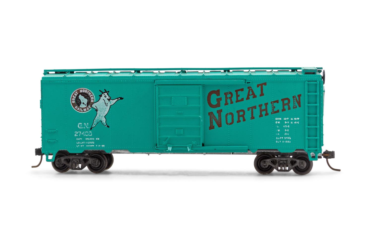 Two Polychrome Japanese HO-Gauge Great Northern Railroad Locomotives and Tenders