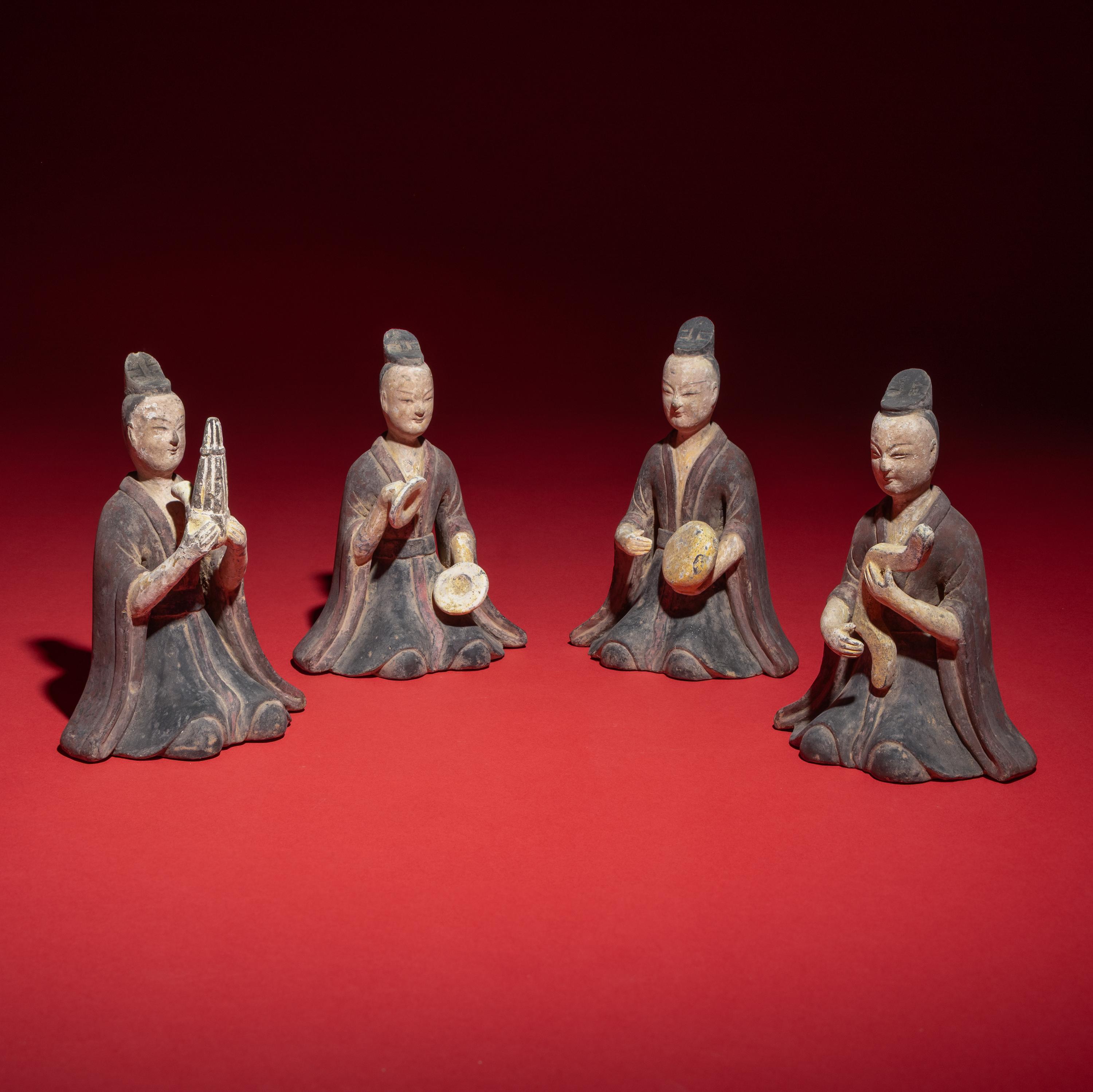 Four Chinese Painted Pottery Musicians, Northern Wei-Northern Qi Dynasty — 北魏晚期-北齊 灰陶彩繪伎樂俑一組四件