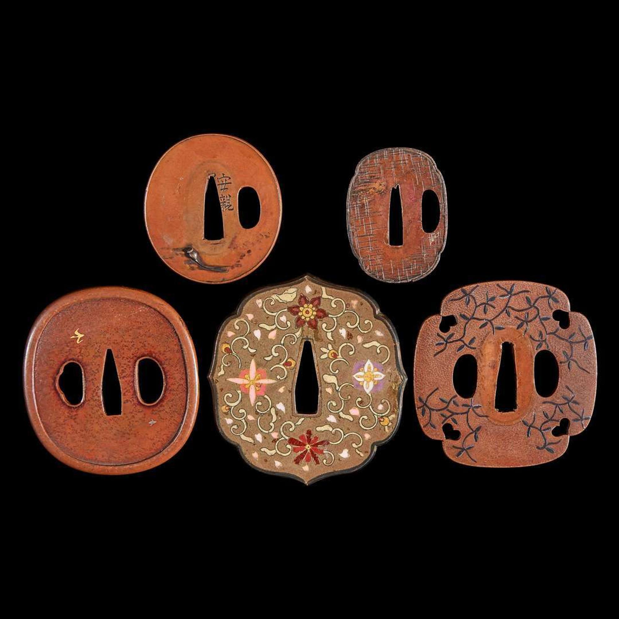 Four Japanese soft metal and one cloisonne tsuba 日本金属刀镡四件以及珐琅刀镡一件 19th century ????