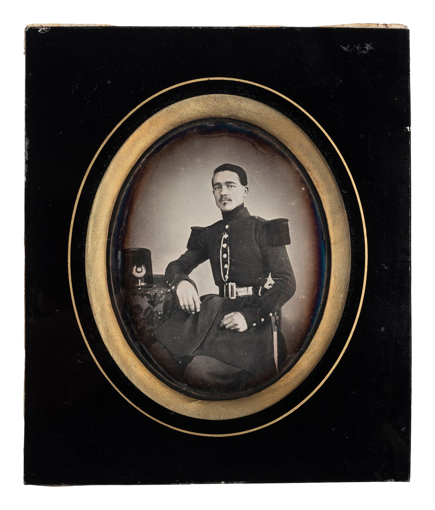 [EARLY PHOTOGRAPHY] -- [MILITARIA]. Half plate daguerreotype of French infantry officer. Ca 1850s.