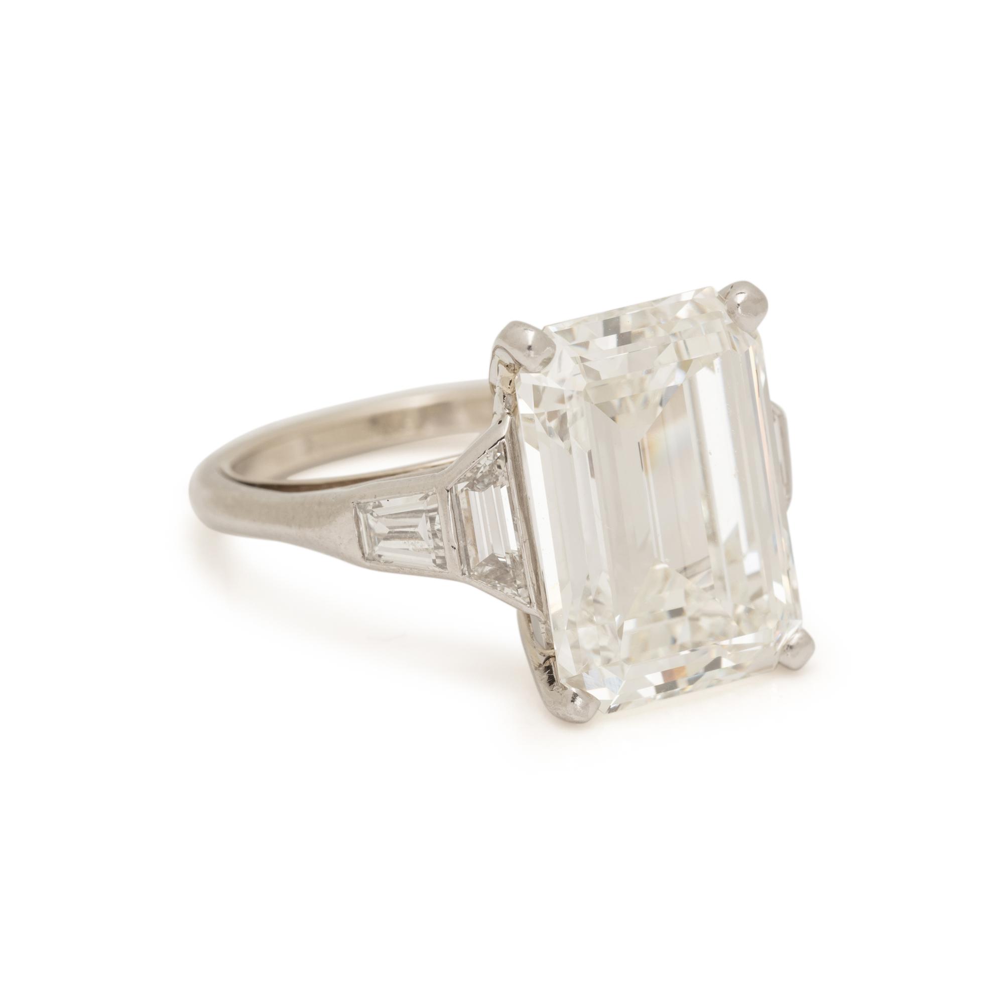 VERDURA, DIAMOND AND PLATINUM RING