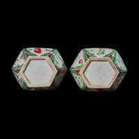 An Associated Pair of Chinese Famille Verte Porcelain Bottle Vases, Kangxi Period 清康熙 五彩仕女圖六方賞瓶兩件
