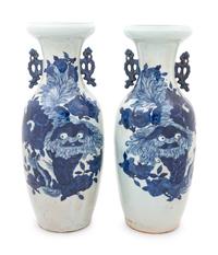 A Pair of Chinese Blue and White Porcelain Vases