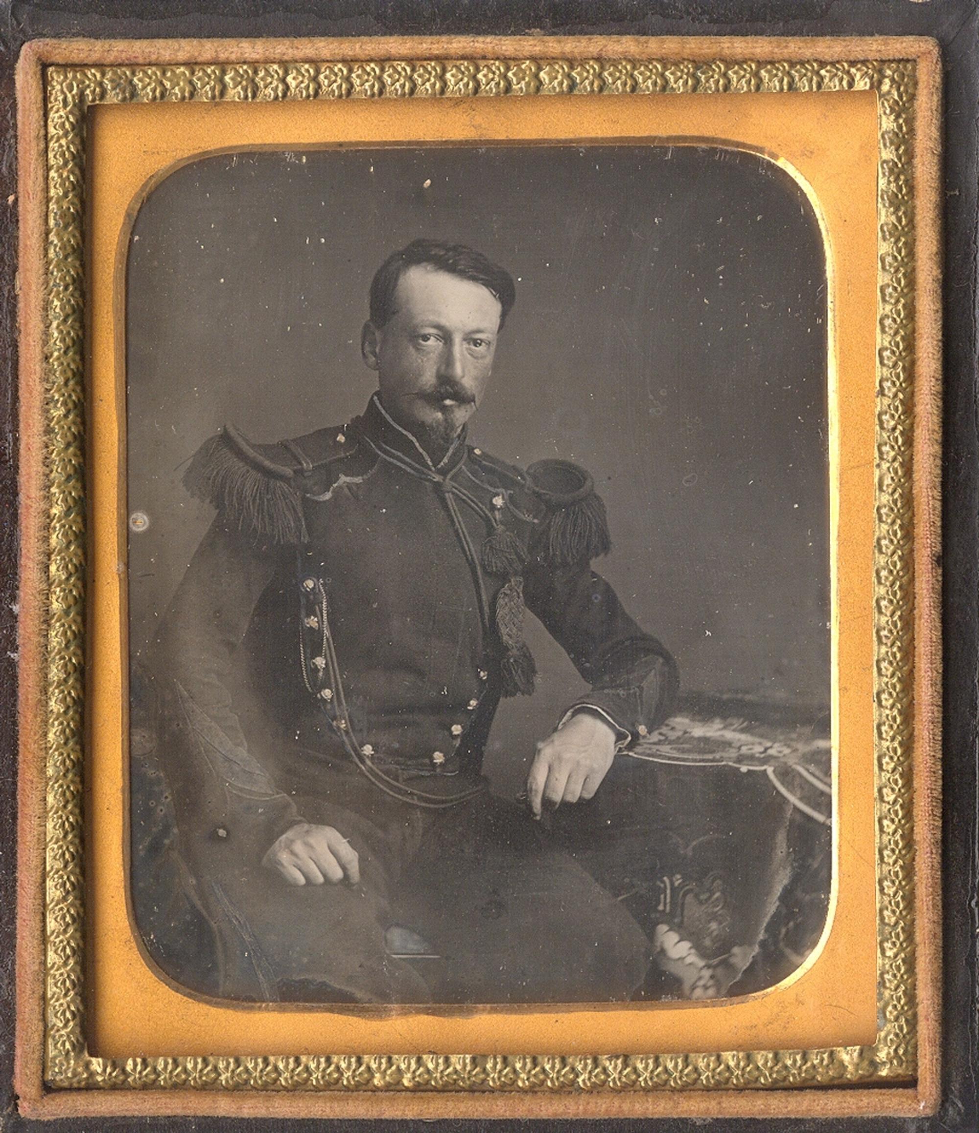 [Daguerreotype] Portrait of French Artilleryman