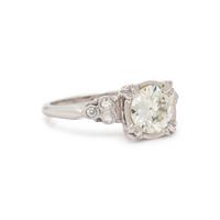 WHITE GOLD AND DIAMOND RING