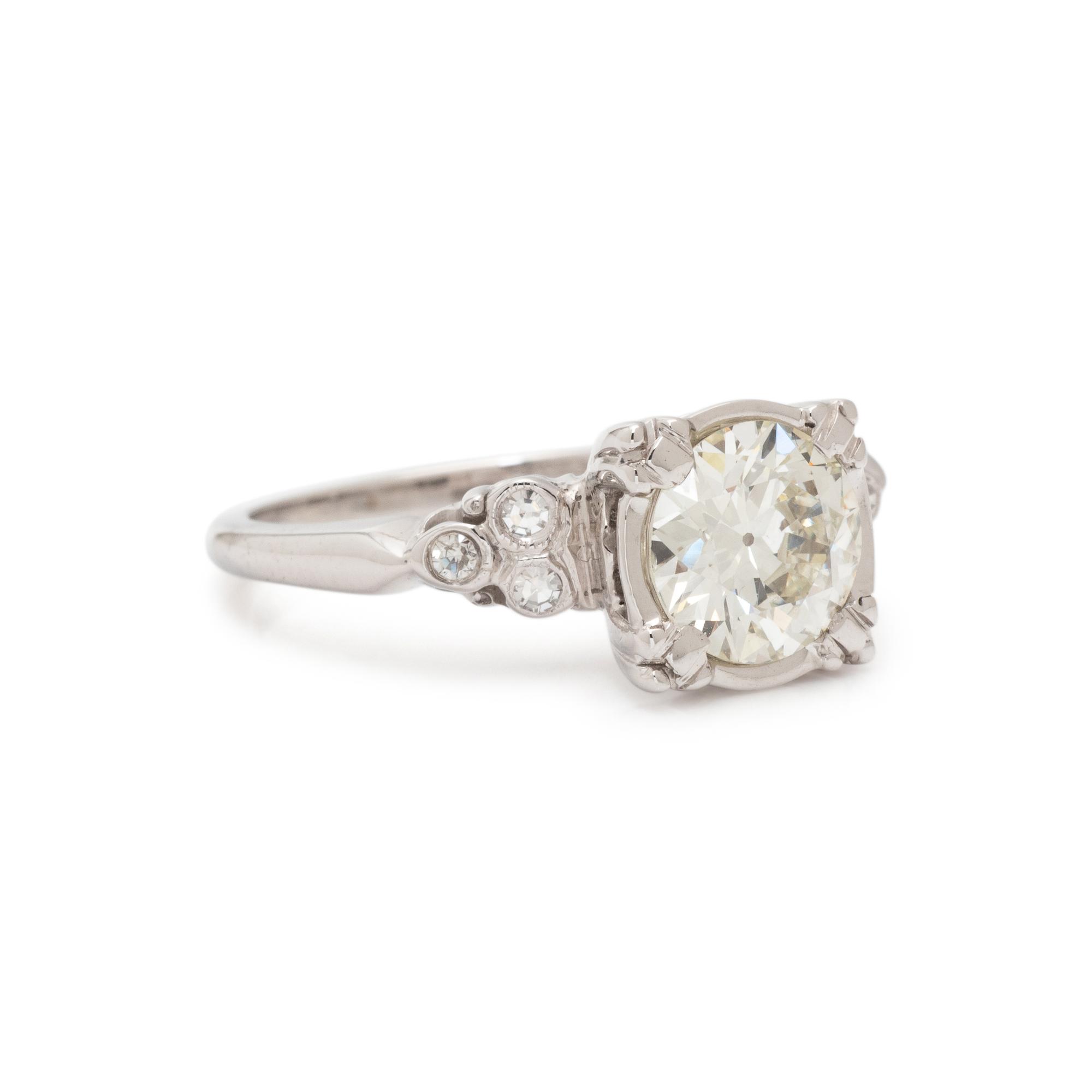 WHITE GOLD AND DIAMOND RING
