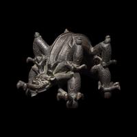 A Chinese Patinated Bronze Double Dragon Stand, Late Qing Dynasty 清晚期 青銅龍形座