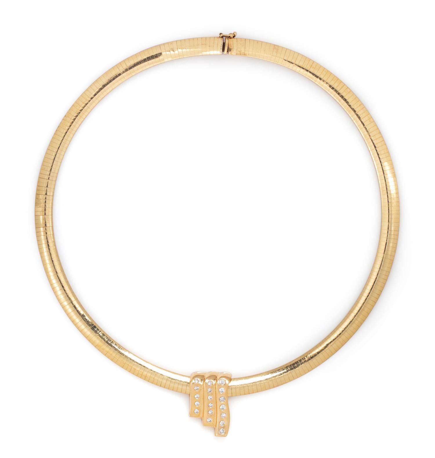 YELLOW GOLD AND DIAMOND PENDANT/NECKLACE