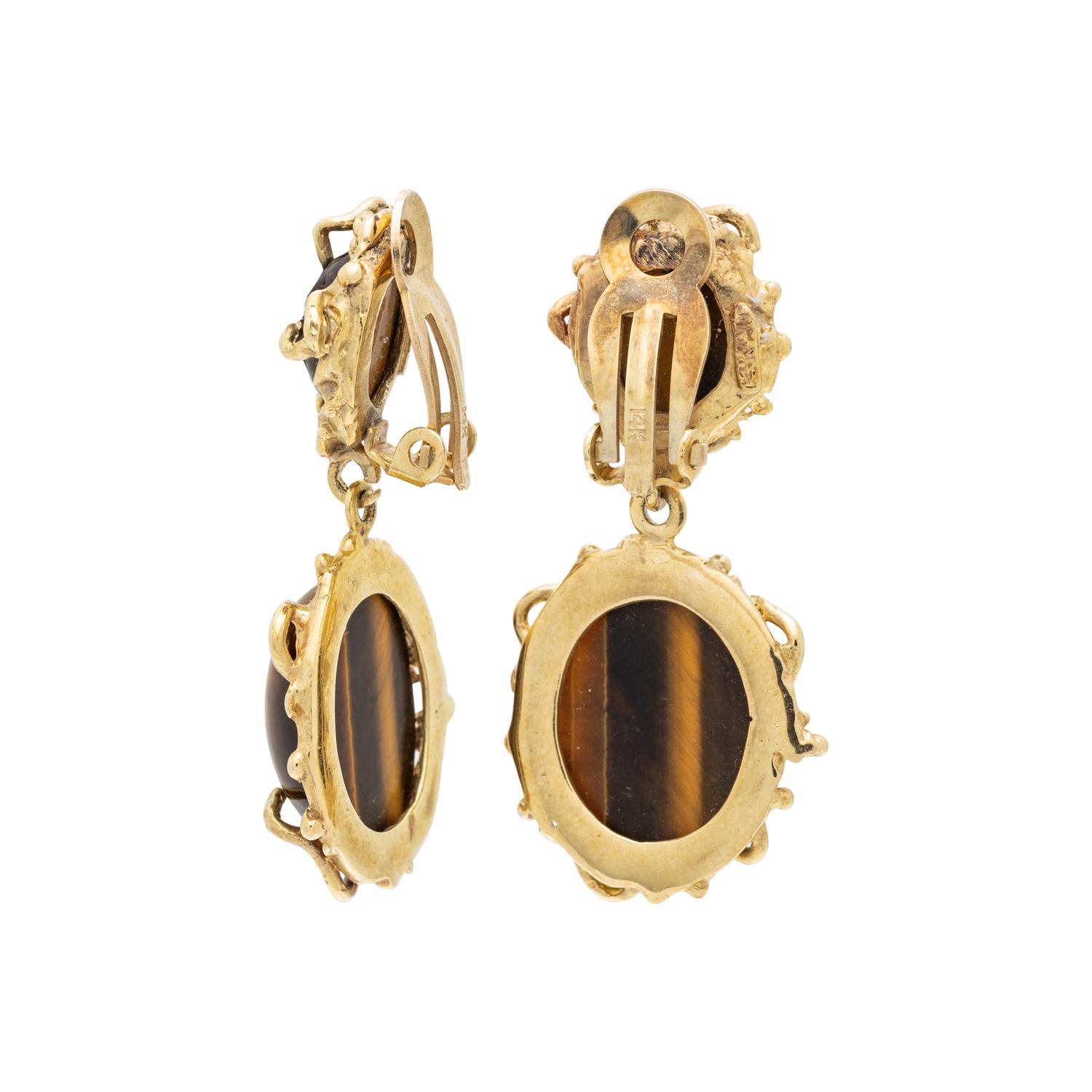 COLLECTION OF YELLOW GOLD AND TIGER'S EYE JEWELRY