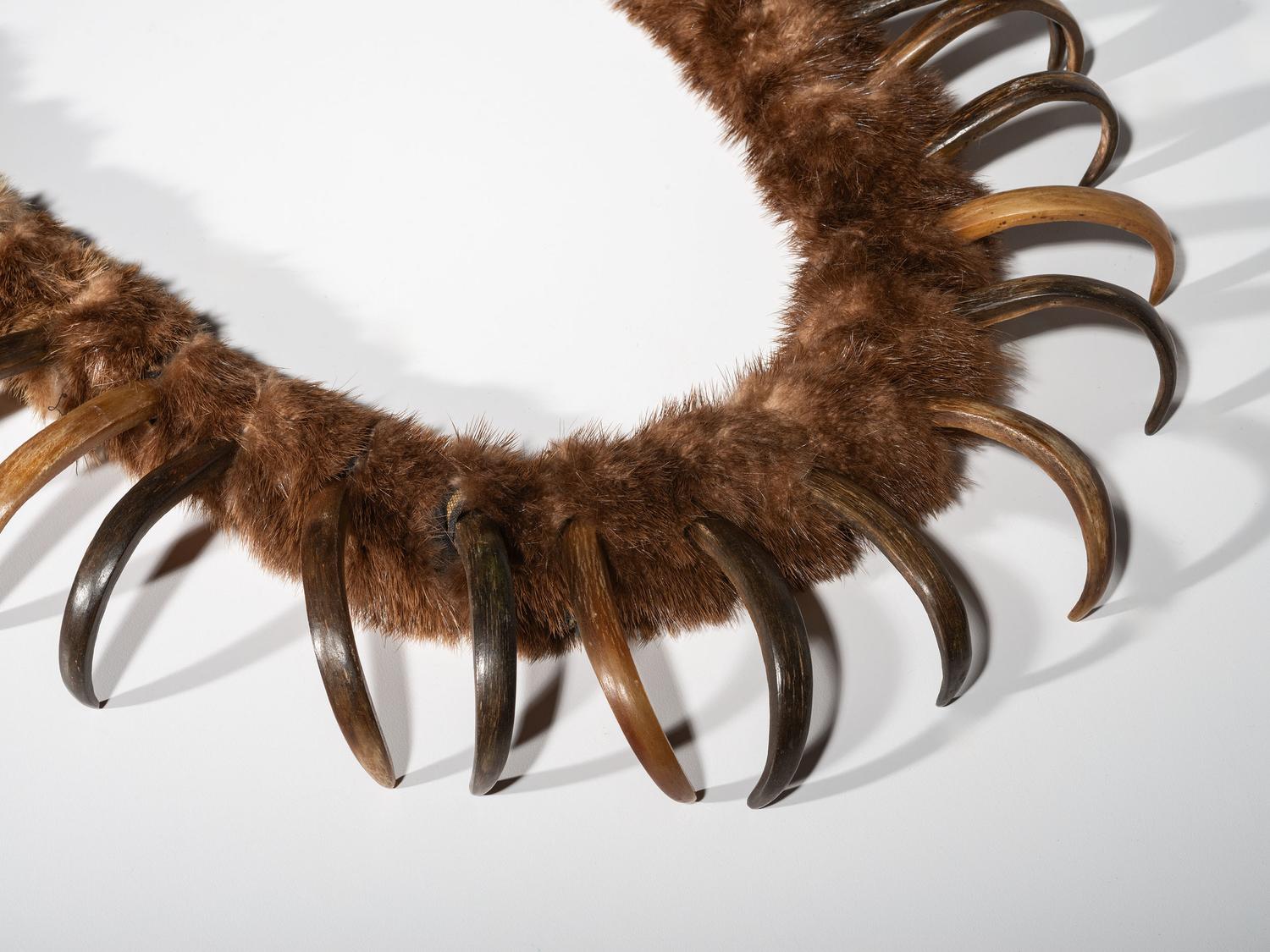 Plains Imitation Bear Claw Necklace