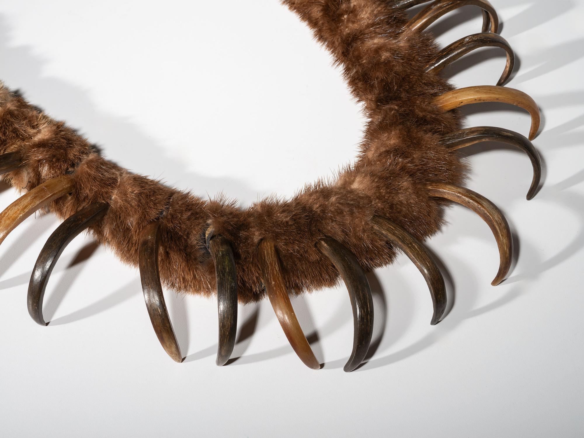 Plains Imitation Bear Claw Necklace