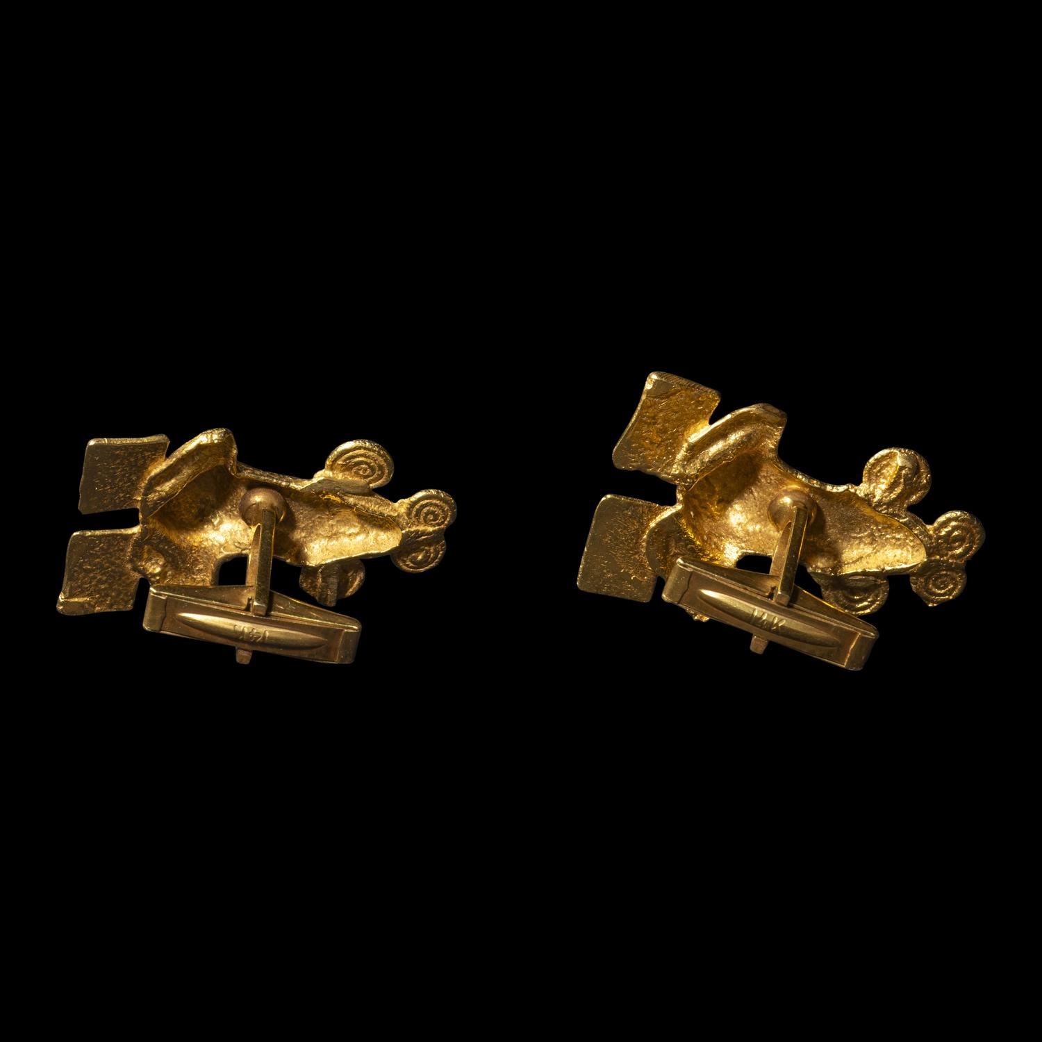Two Veraguas Tumbaga Frog Pendants
