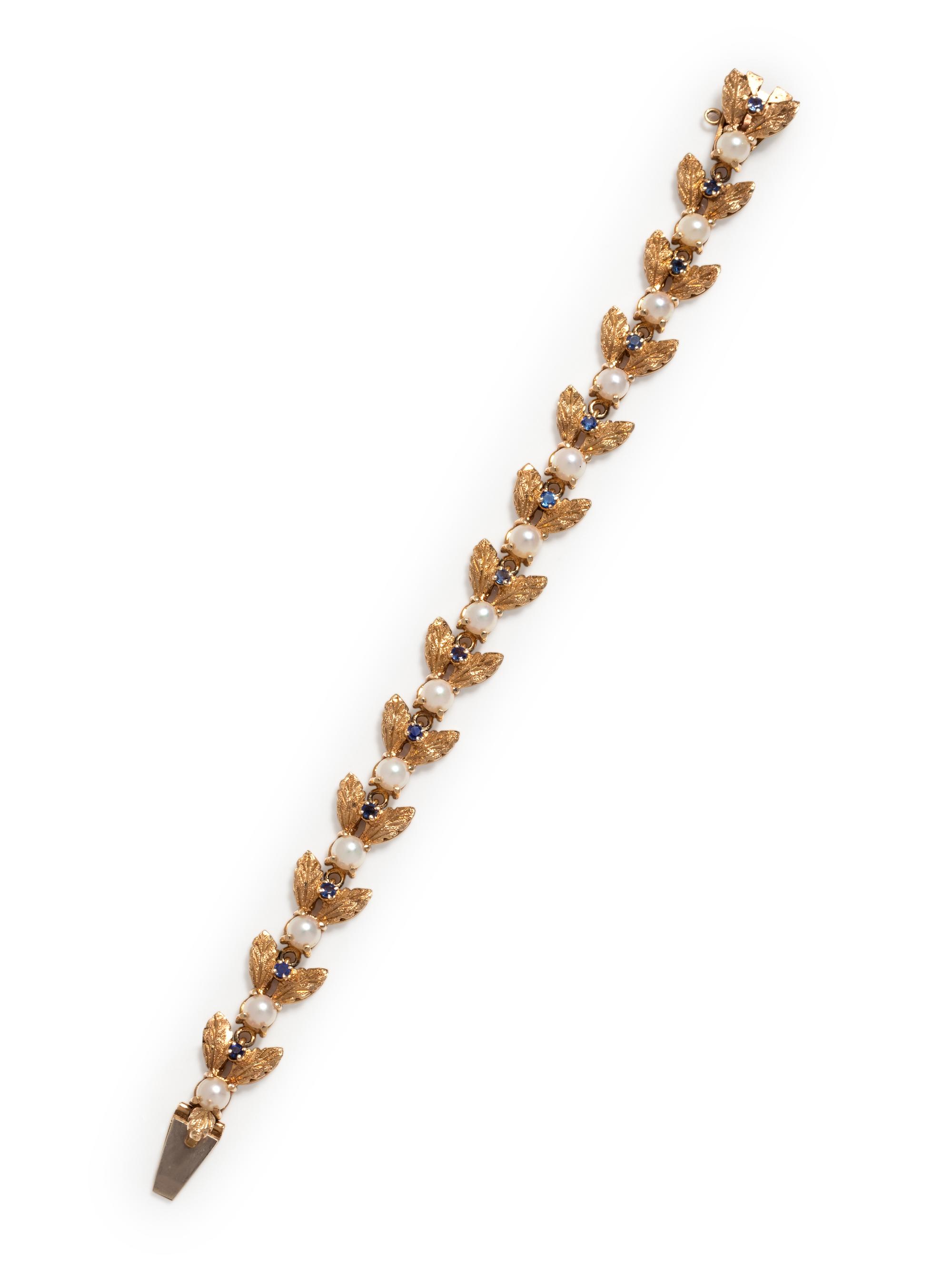 YELLOW GOLD, CULTURED PEARL AND SAPPHIRE BRACELET
