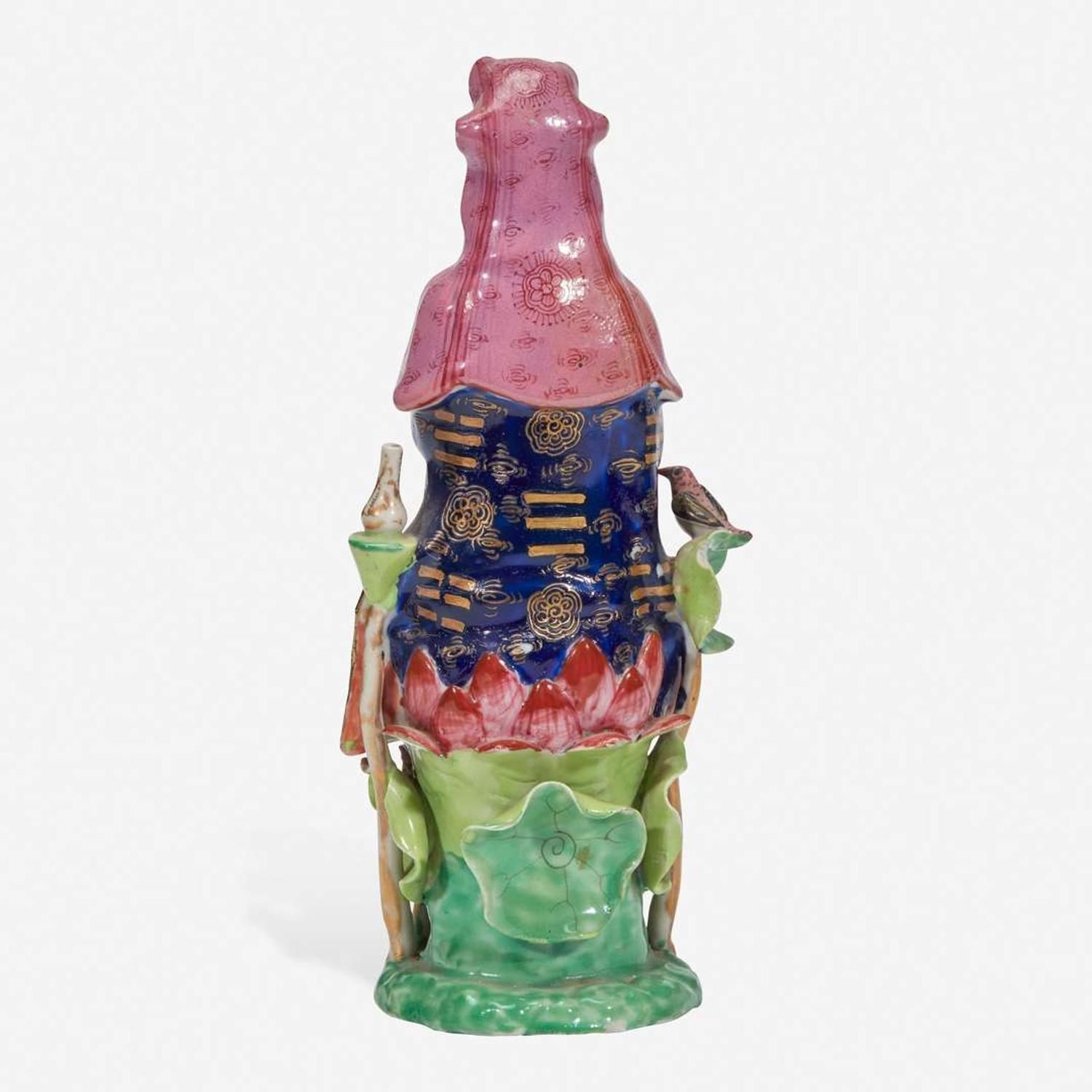 A Chinese export porcelain famille rose-decorated figure of Guanyin and child 粉彩出口瓷观音送子 Qing Dynasty ?
