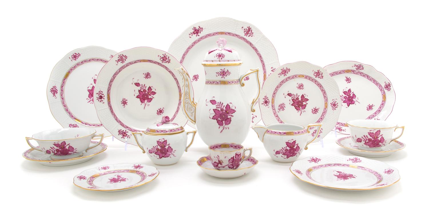 An Assembled Herend Porcelain Dinner Service for Twelve, Diameter of dinner plate 10 3/8 inches.