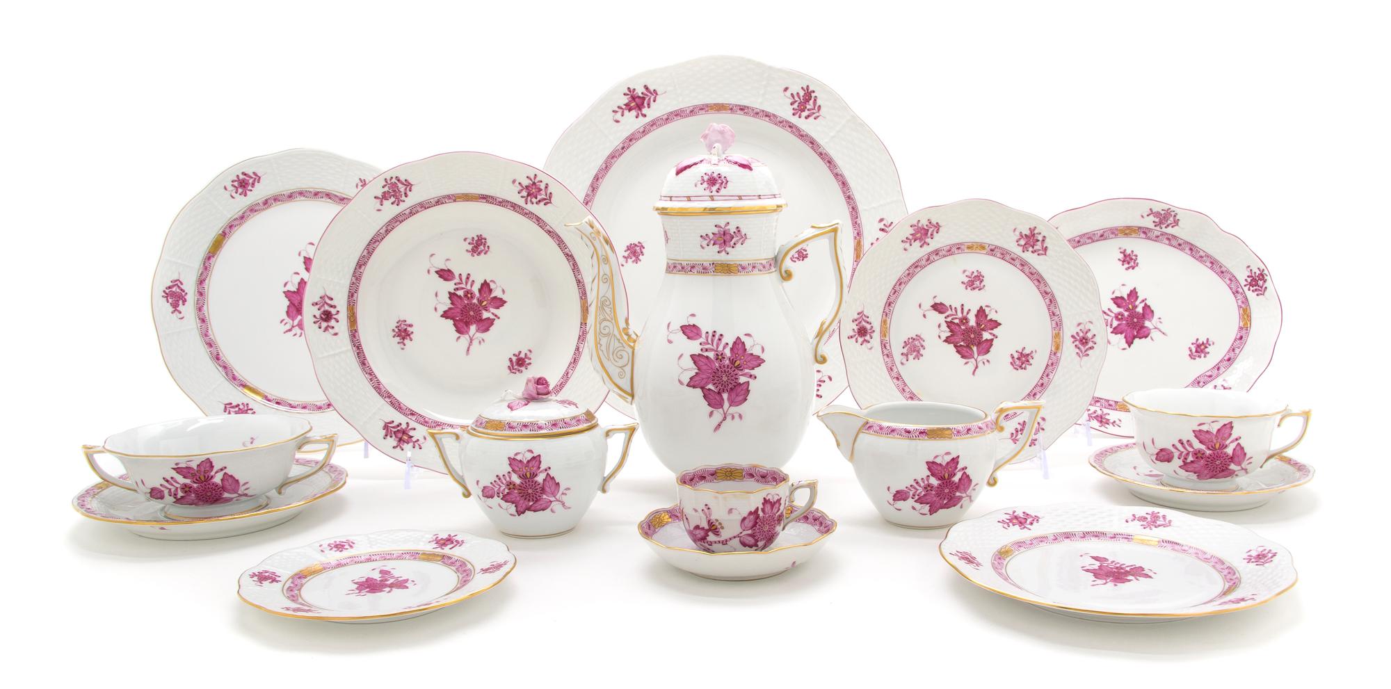 An Assembled Herend Porcelain Dinner Service for Twelve, Diameter of dinner plate 10 3/8 inches.