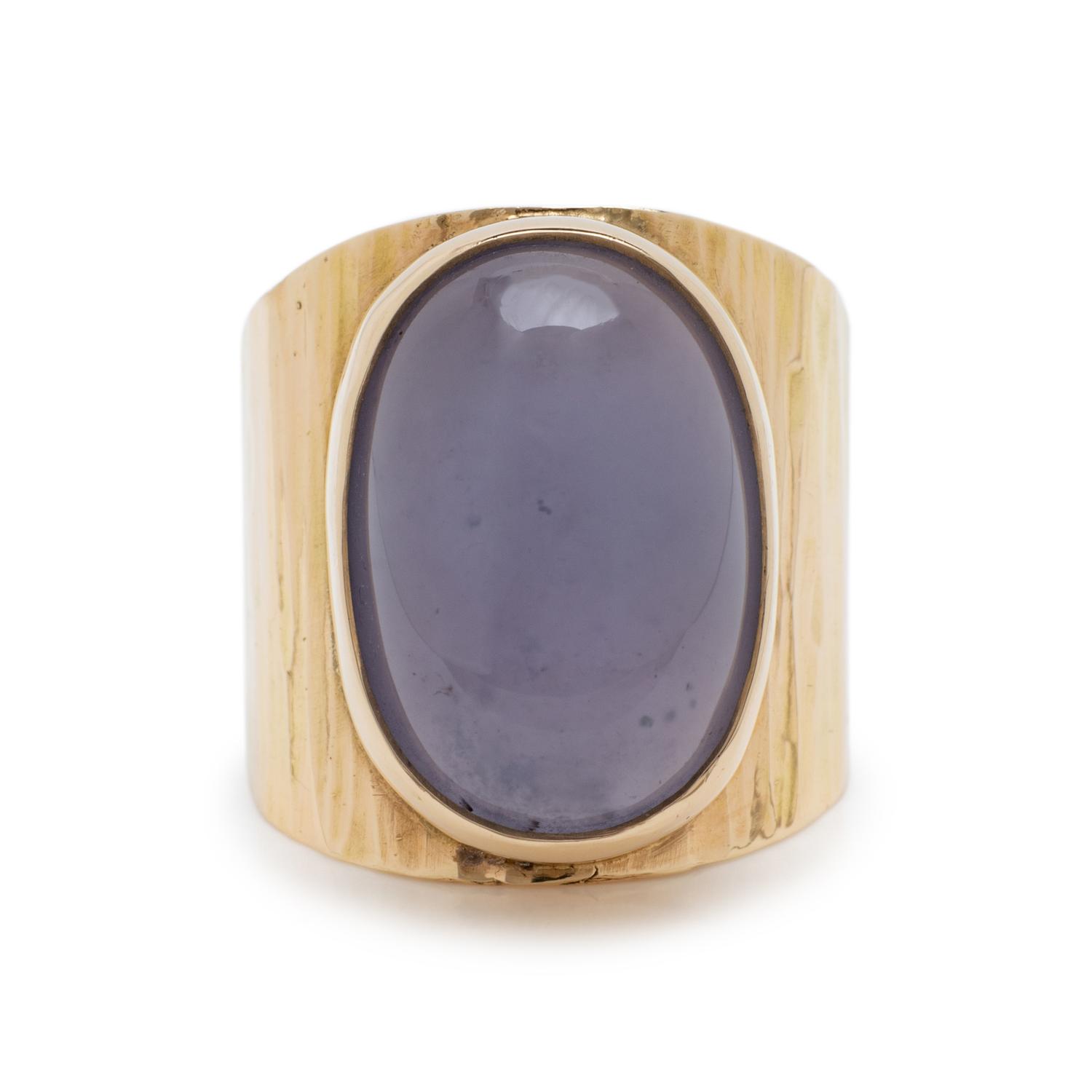 YELLOW GOLD AND BLUE CHALCEDONY RING