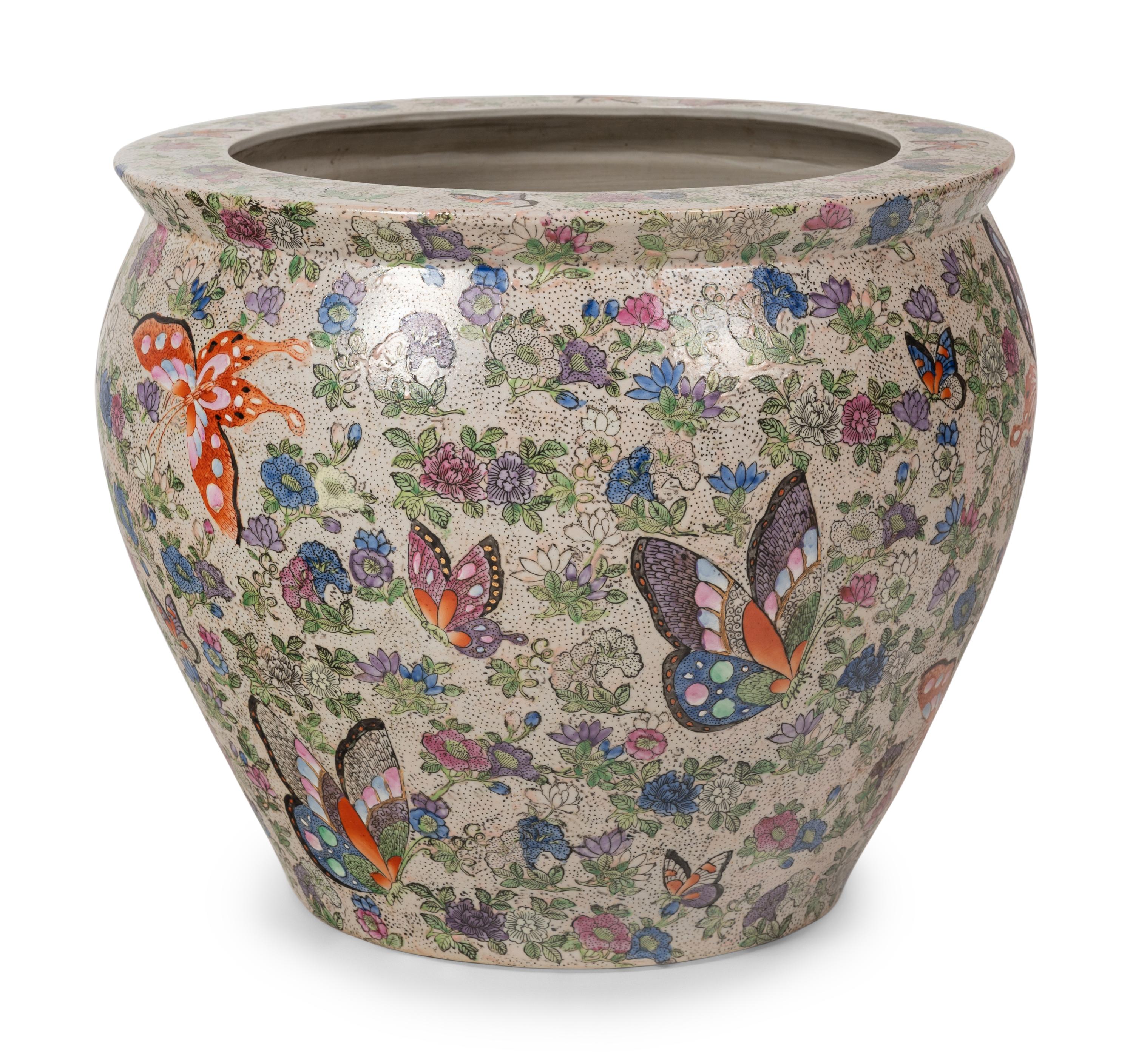 A Chinese Export Porcelain Jardinière