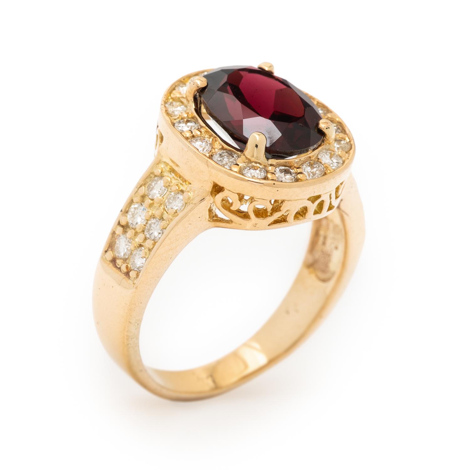 GARNET AND DIAMOND RING