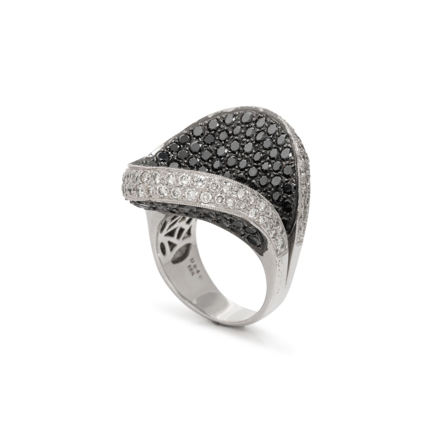 DIAMOND AND BLACK DIAMOND RING