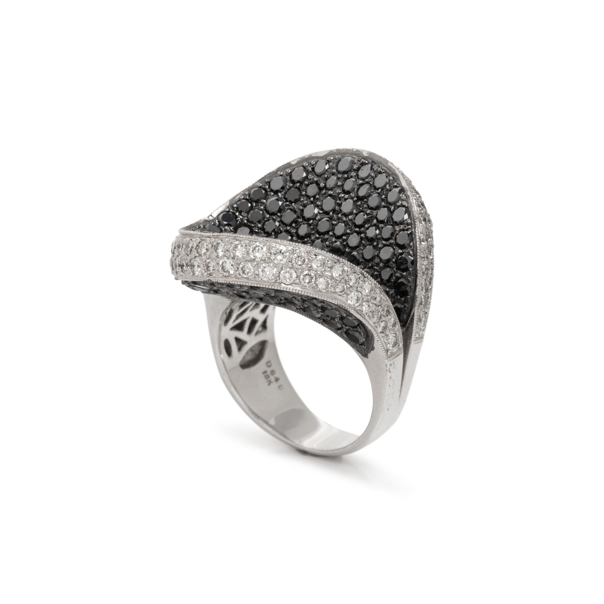 DIAMOND AND BLACK DIAMOND RING