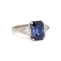 SAPPHIRE AND DIAMOND RING