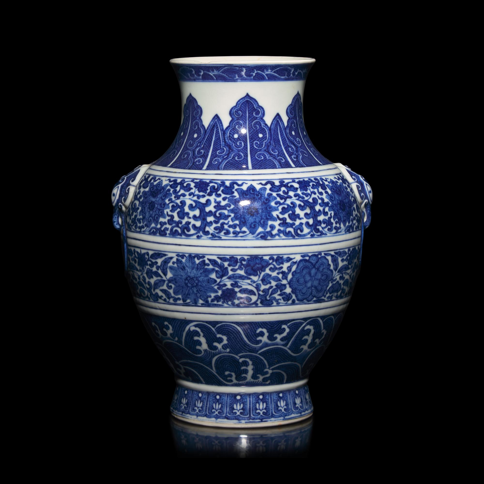A Chinese Blue and White Porcelain Hu Vase, Late 19th/Early 20th Century — 晚清/民國 青花纏枝蓮紋雙耳壺