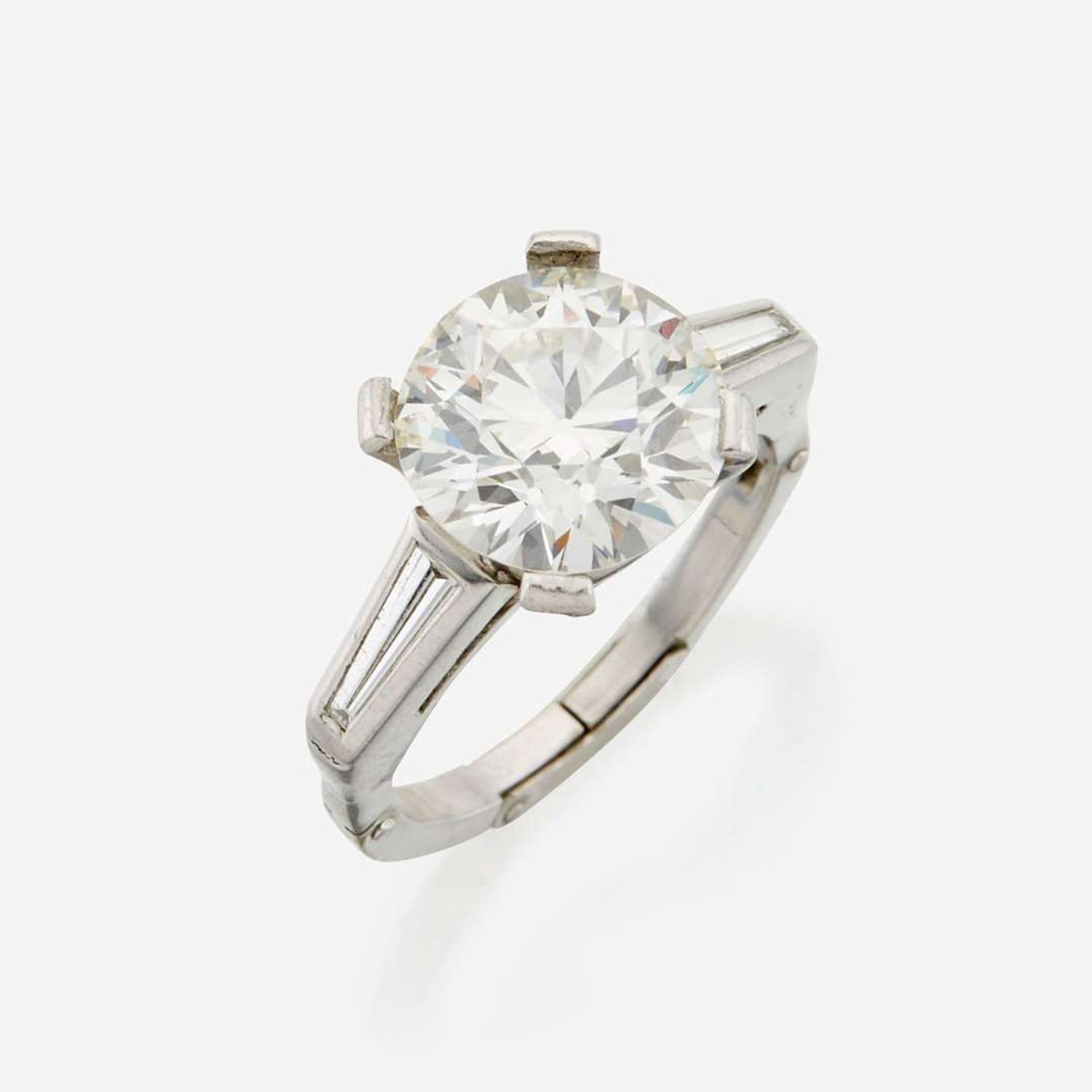 A diamond solitaire