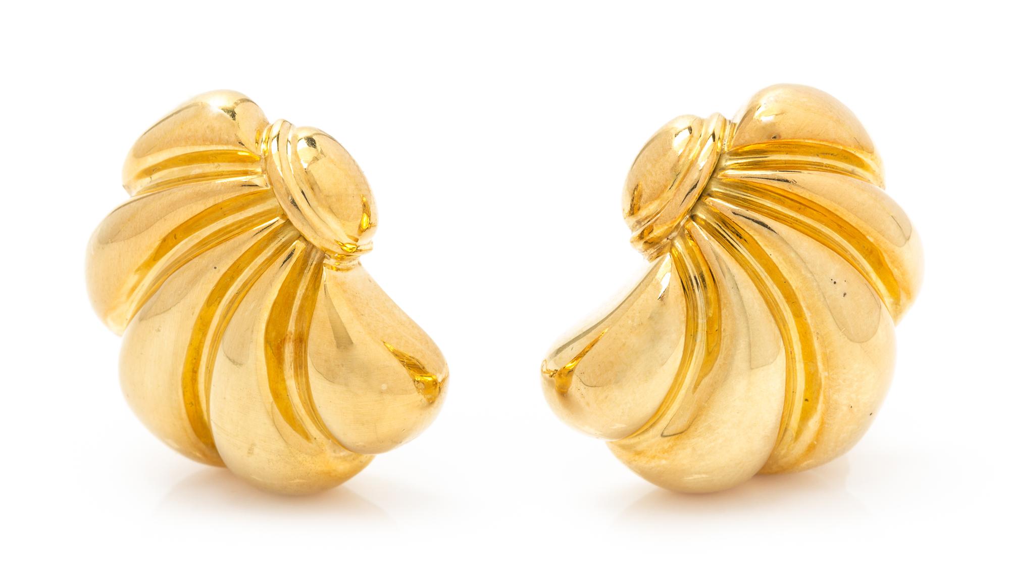 A Pair of 18 Karat Yellow Gold Earclips, Italy, 13.40 dwts.