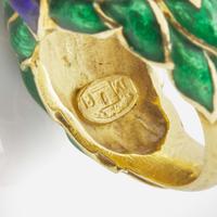 An 18K Yellow Gold, Enamel, and Diamond Ring