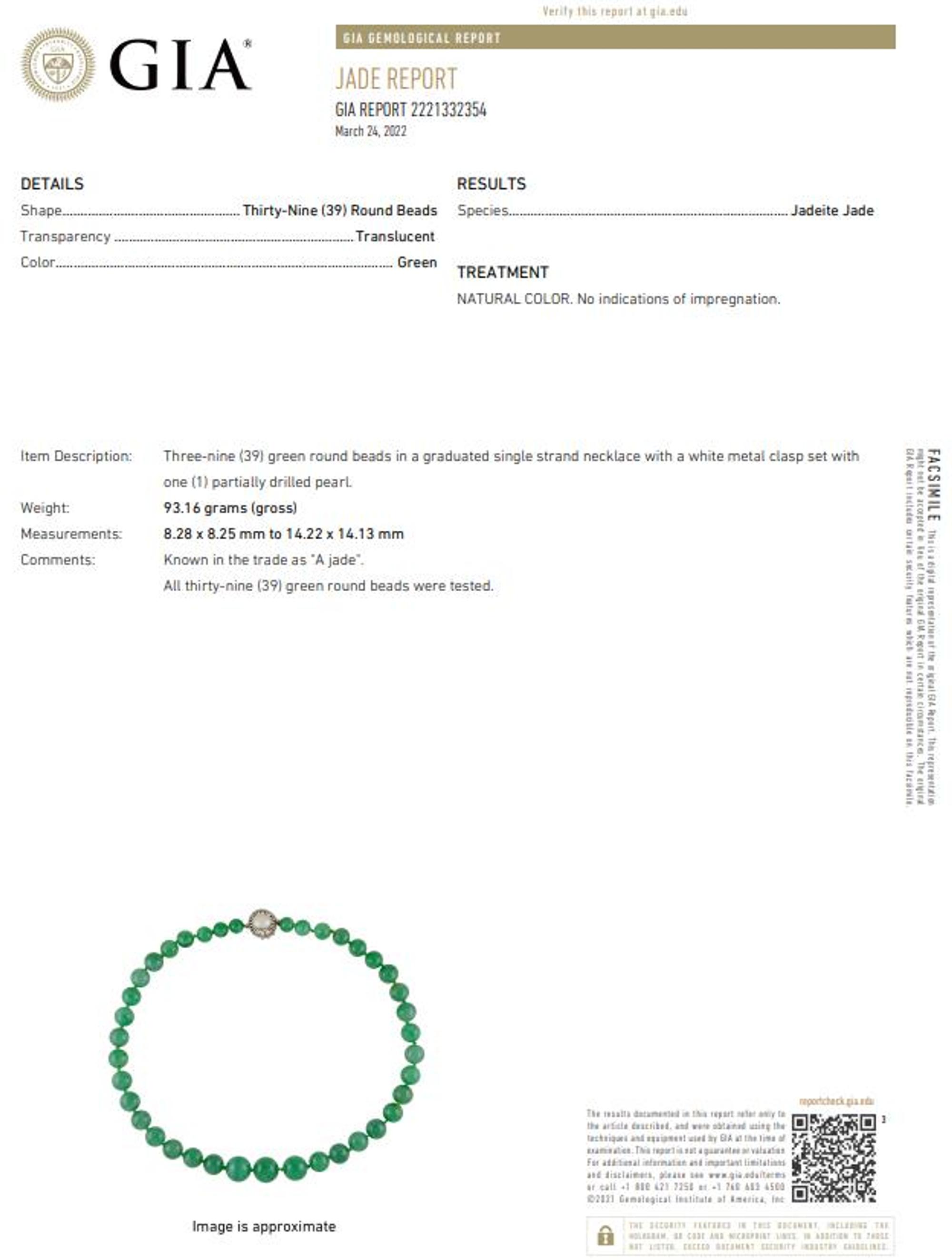 A Green Jadeite and Pearl Beaded Necklace