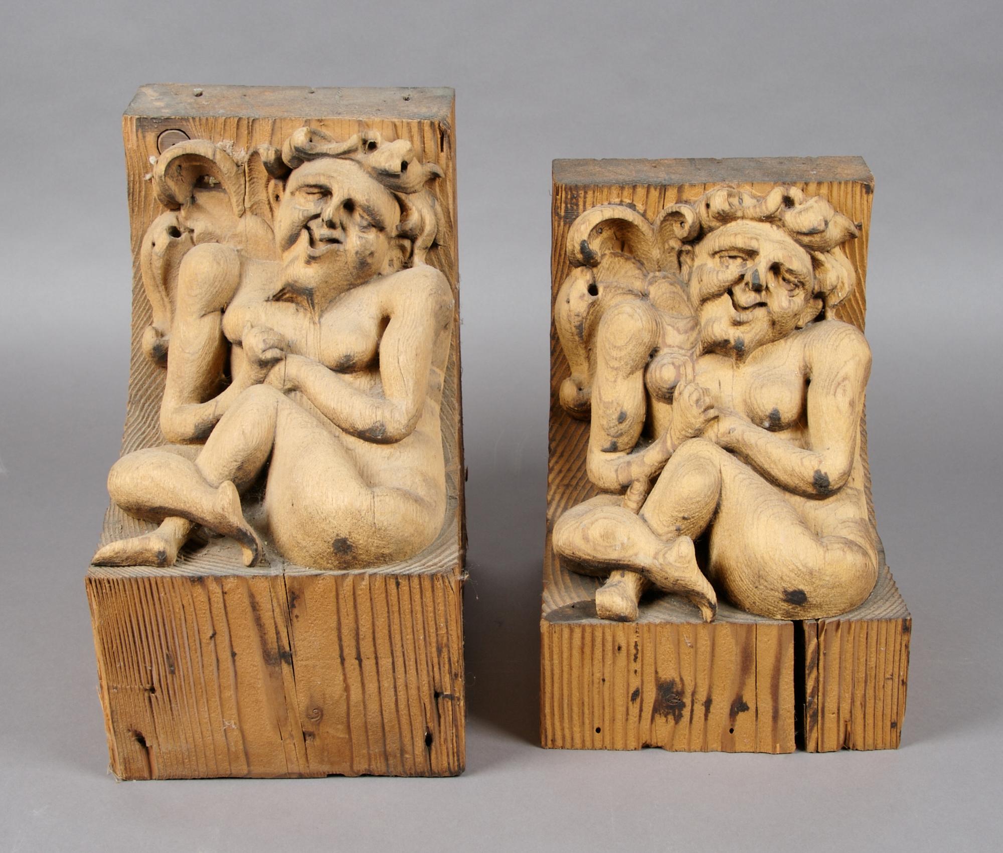 A Pair of Continental Carved Pine Brackets, Height 9 3/4 inches.