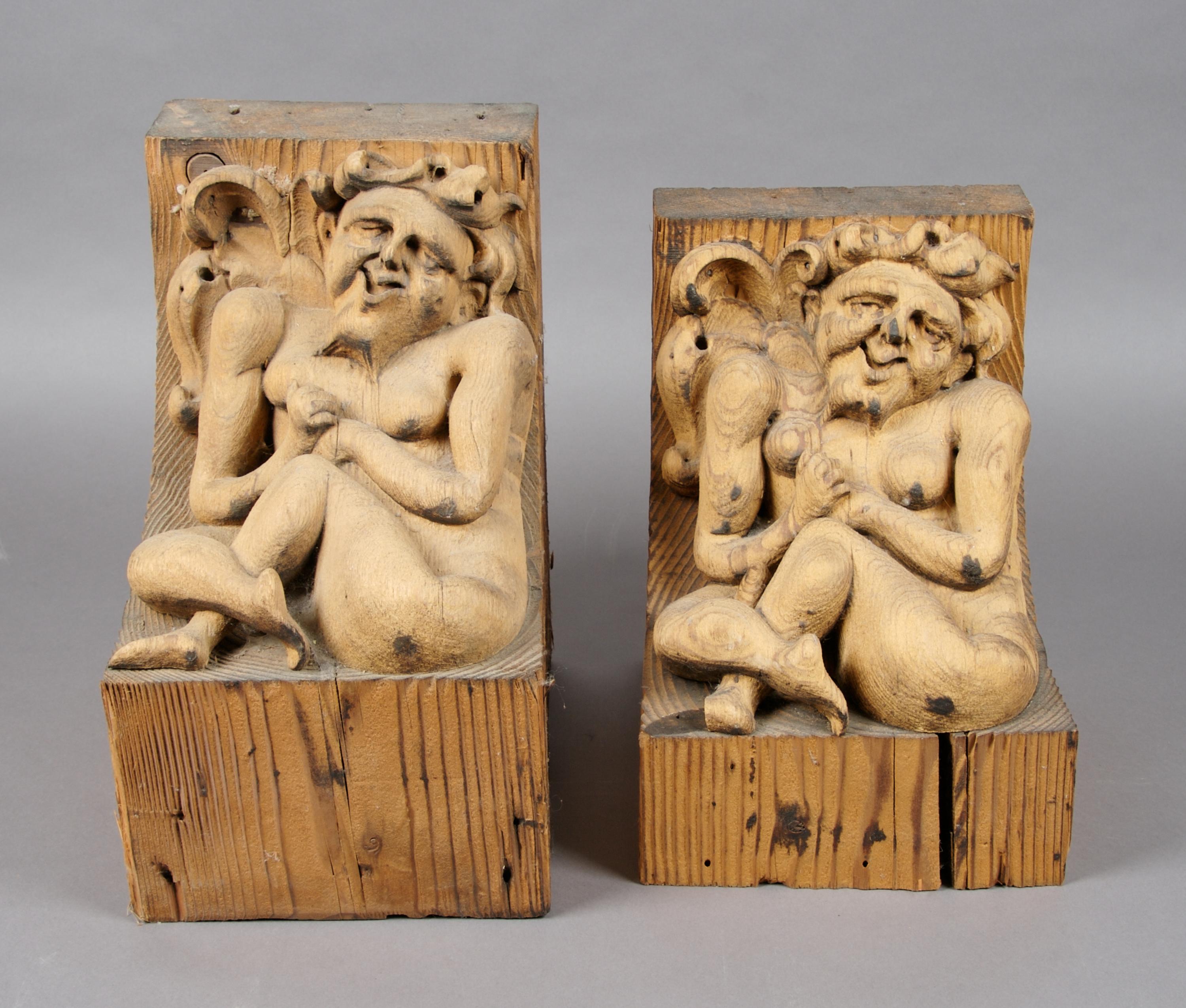 A Pair of Continental Carved Pine Brackets, Height 9 3/4 inches.