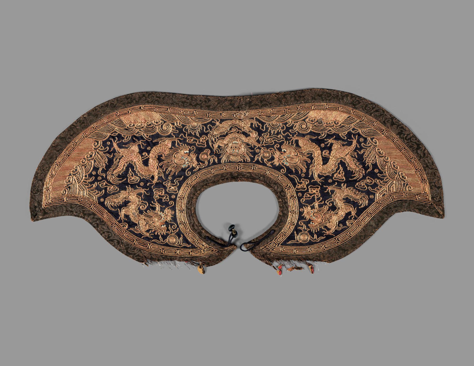 Three Chinese Embroidered Silk Collars, Qing Dynasty 清 云肩一組三件