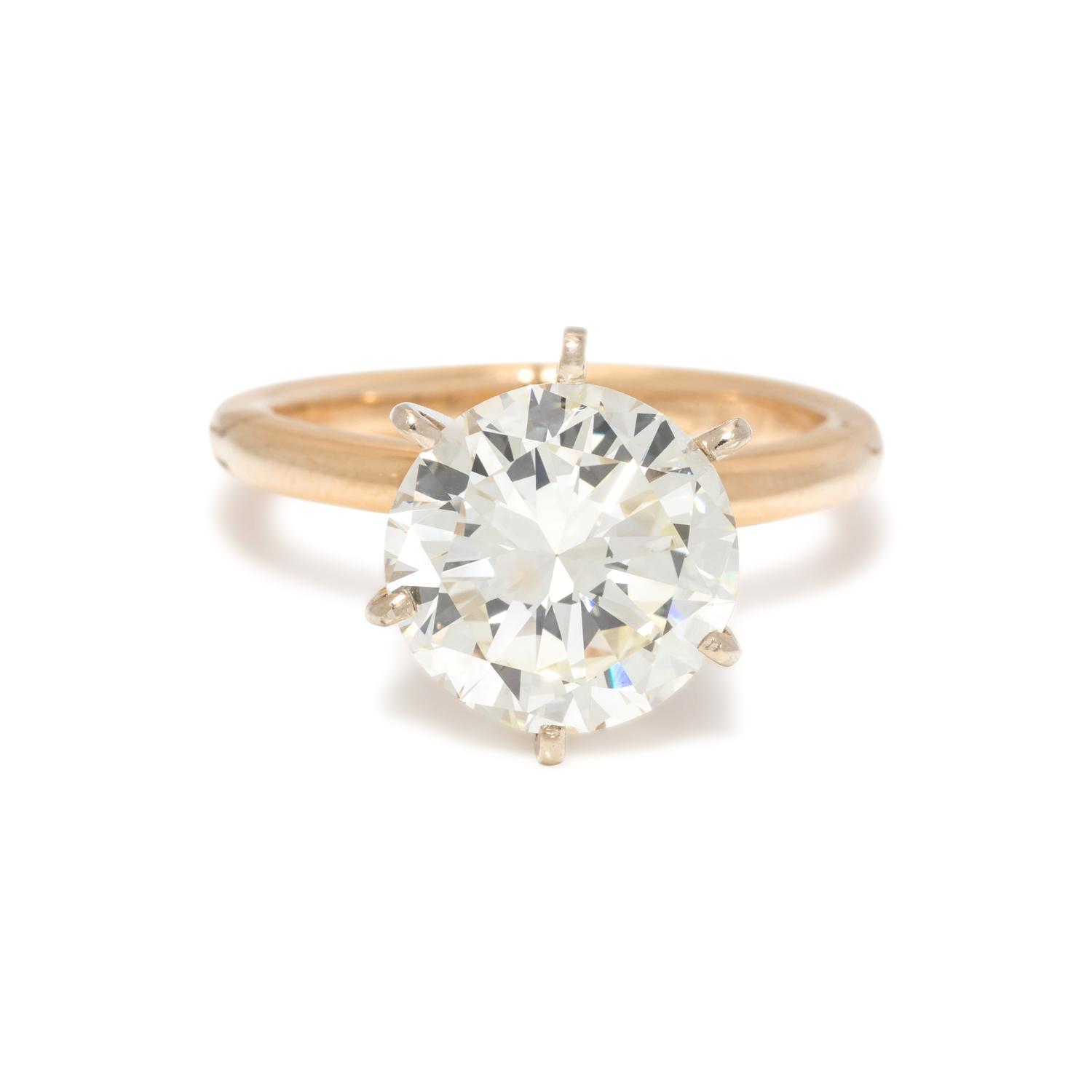 DIAMOND RING