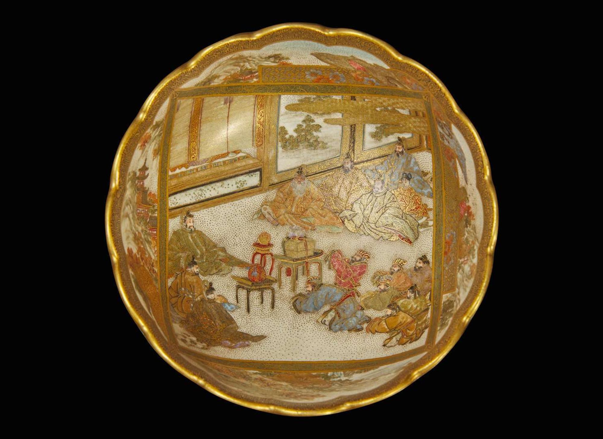 A small, finely-decorated Satsuma-type bowl, signed, Meiji period 薩摩燒式小碗 富士山製款 明治