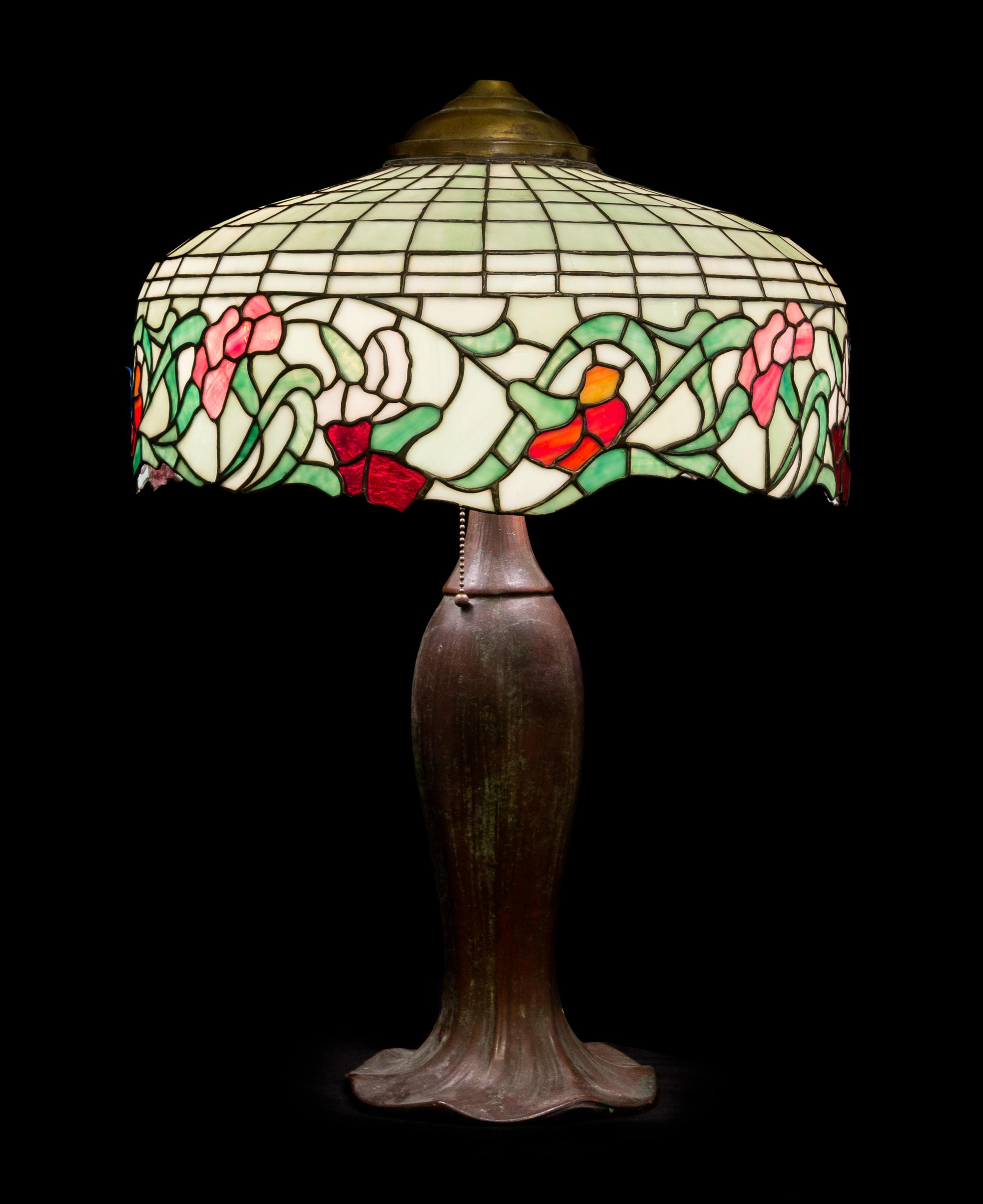American, EARLY 20TH CENTURY, a leaded glass table lamp