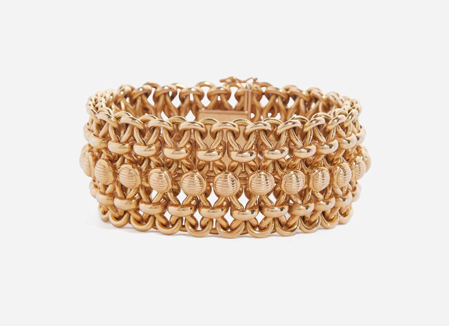 An 18K Yellow Gold Bracelet