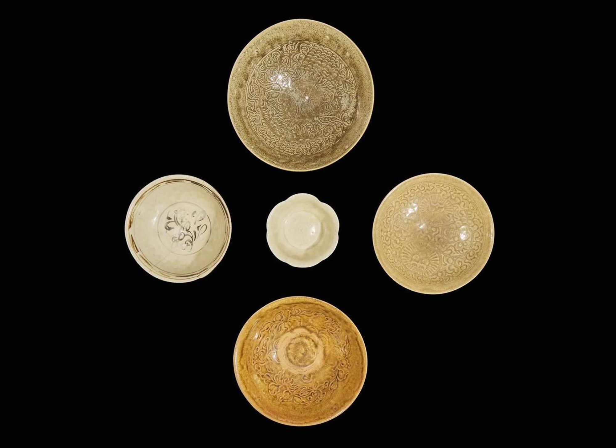 Five Vietnamese ceramic bowls, Ly to Tran dynasties, 11th-15th century 越南瓷盌五件 李朝至陳朝 十一至十五世紀