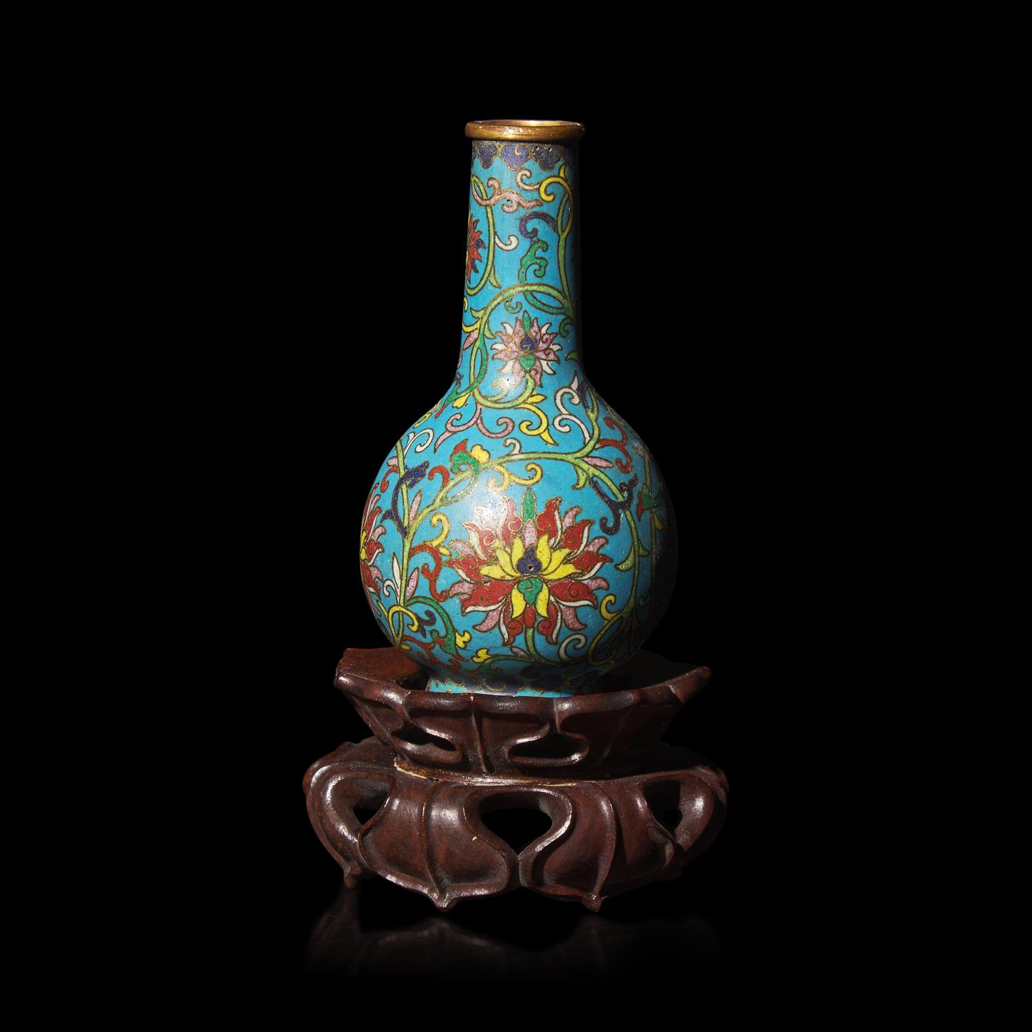 A Chinese Cloisonne Enamel Small Vase, Incised Qianlong Marks 清乾隆“池”字款掐絲琺琅小瓶