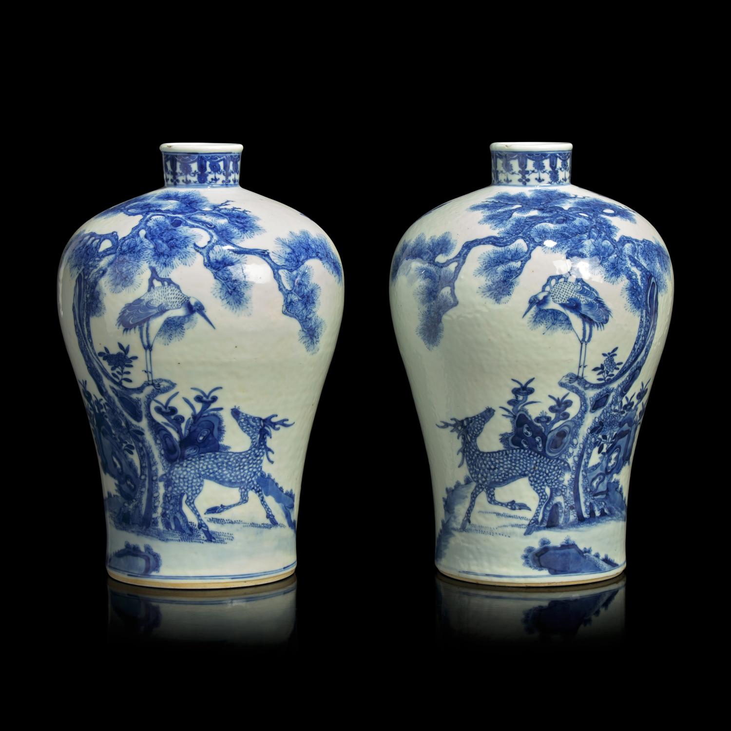 A Pair of Chinese Blue and White Porcelain 'Deer and Crane' Meiping Vases, 19th Century 清晚期 青花鶴鹿同春梅瓶一對