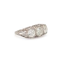 THREE STONE DIAMOND RING