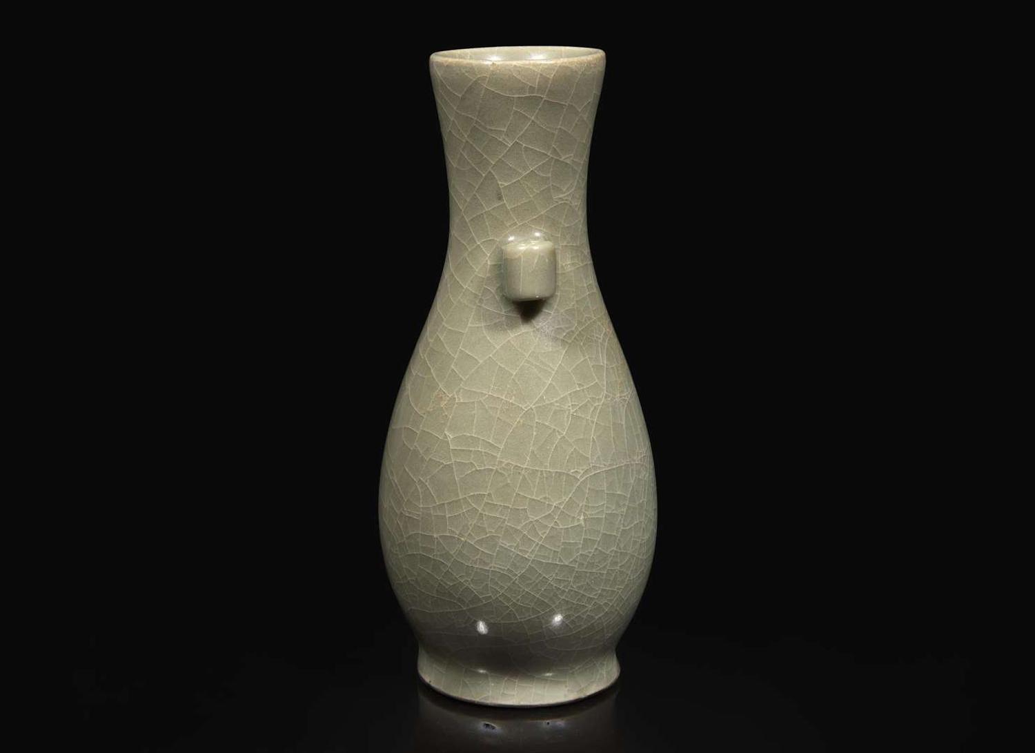 A Chinese Longquan "Guan" "Arrow vase", Southern Song Dynasty 龍泉倣官窯貫耳壺 南宋