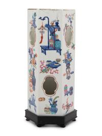 A Chinese Famille Rose Porcelain Hat Stand