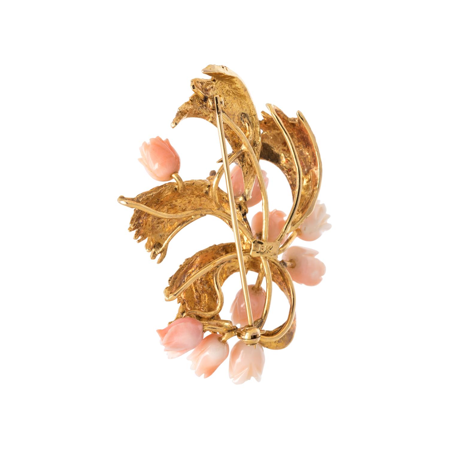 YELLOW GOLD AND CORAL FLOWER BROOCH