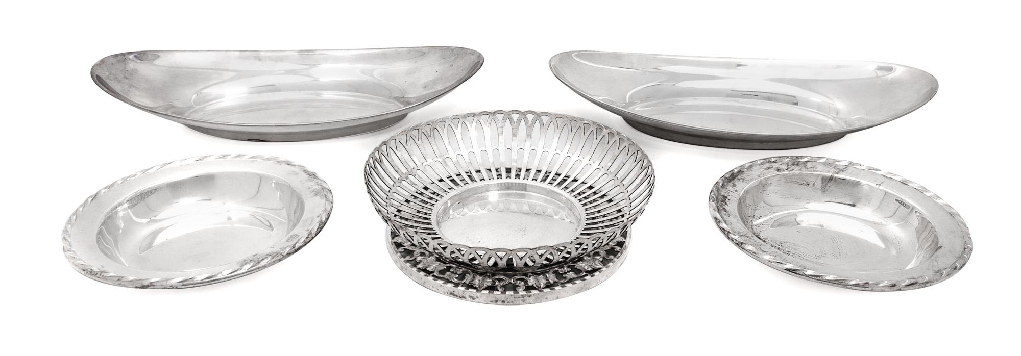A Group of Six Silver Table Articles, Various Makers, comprising two Gorham oval trays, two Towle berry bowls, a Wallace reticulated bo