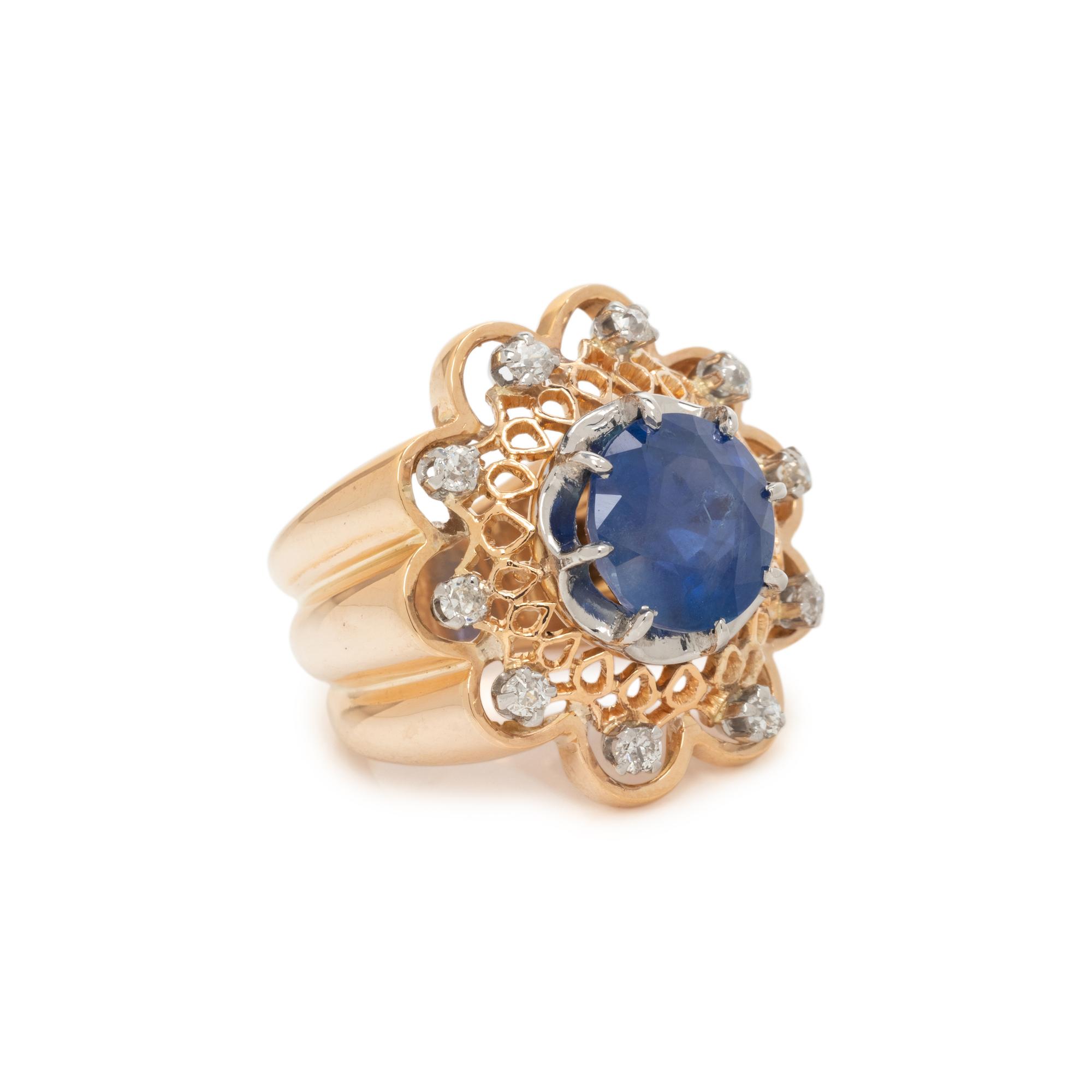 SAPPHIRE AND DIAMOND RING