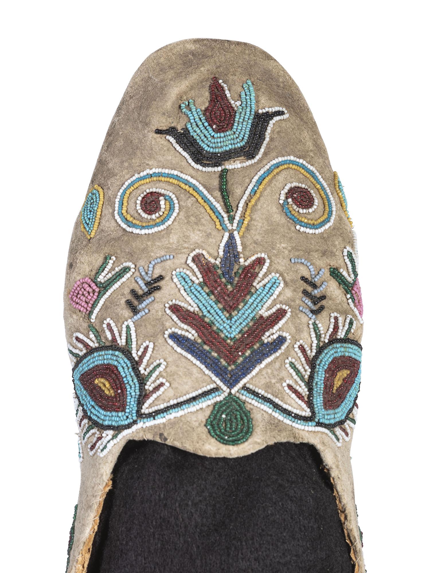 Apsáalooke and Prairie Beaded Hide Moccasins